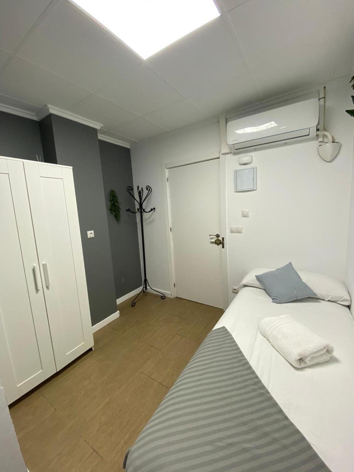 Optimus Comfort Valencia Bagian luar foto