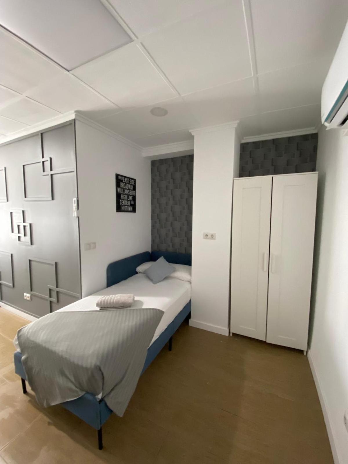 Optimus Comfort Valencia Bagian luar foto